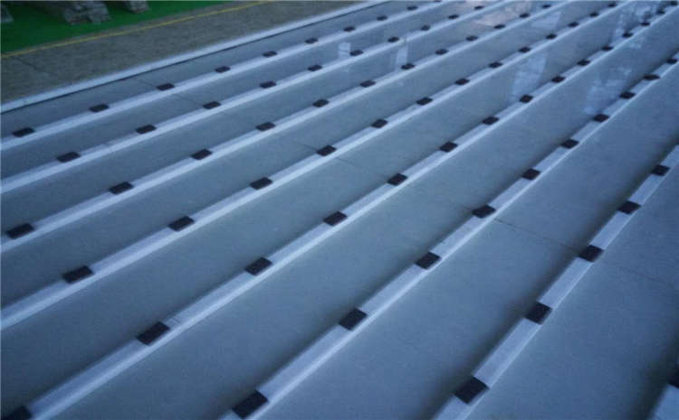 學(xué)校運(yùn)動(dòng)籃球地板怎么維修？