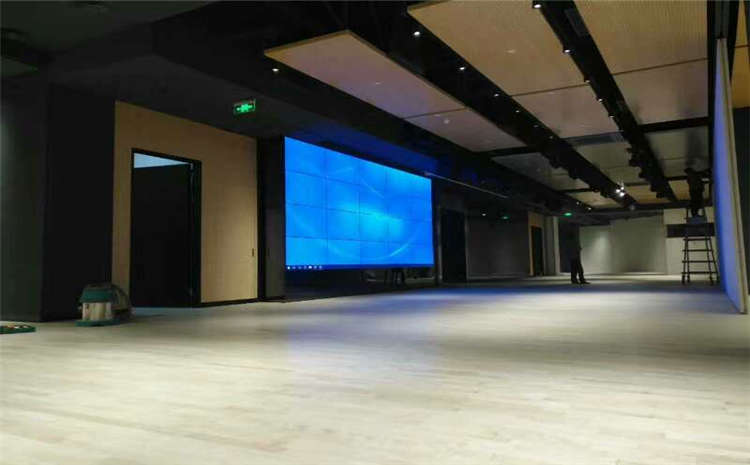 五角楓籃球運(yùn)動(dòng)地板廠**哪**好？