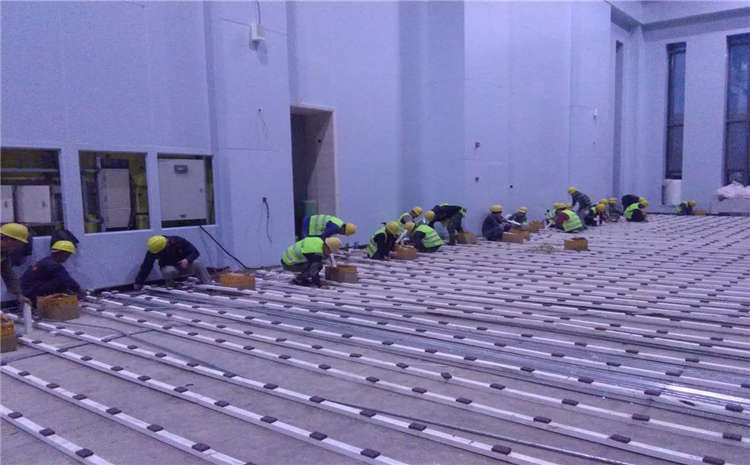 22厚運動體育地板怎么翻新？