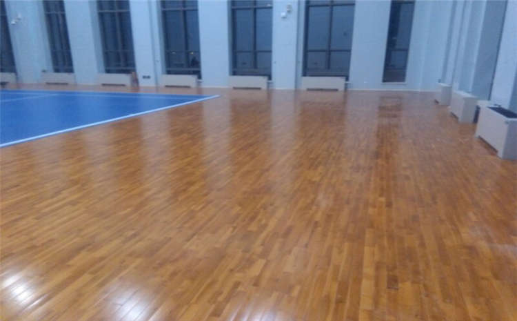 室內(nèi)籃球木地板怎么安裝