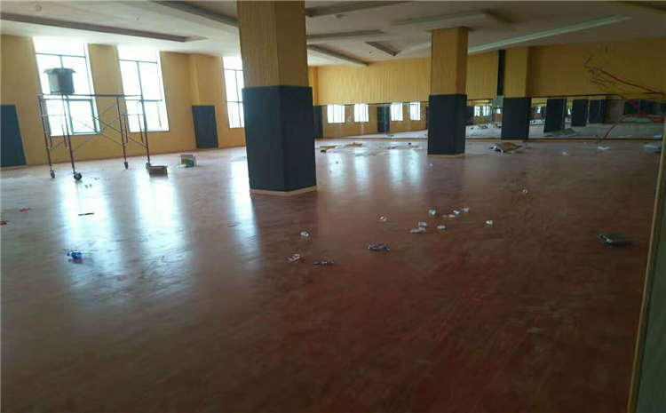 20厚風(fēng)雨操場運(yùn)動地板品牌廠家