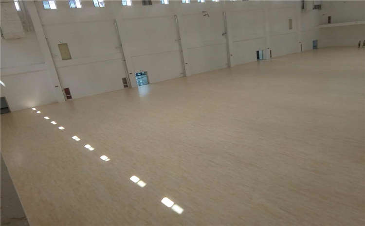 實(shí)木運(yùn)動(dòng)地板單層龍骨結(jié)構(gòu)系統(tǒng)合算嗎？