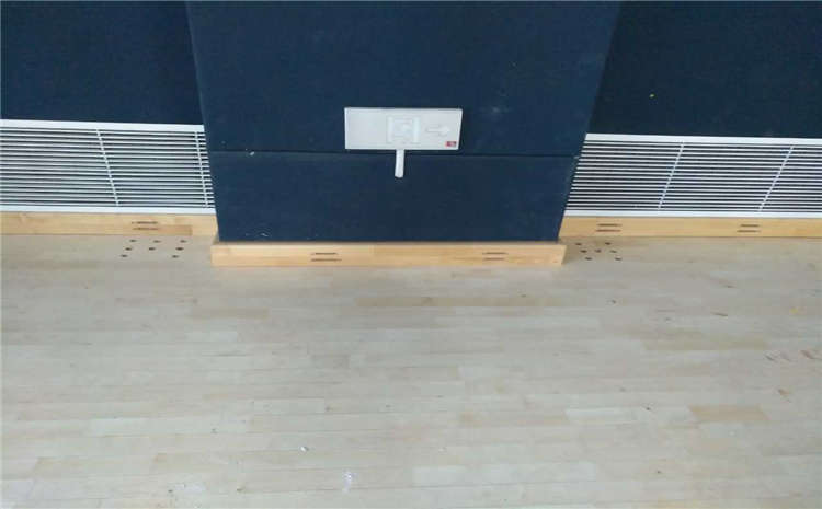 松木籃球館木地板哪個(gè)牌子好？