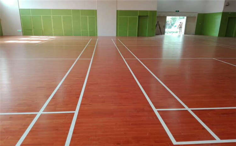 橡膠木排球館木地板多少錢一平米？