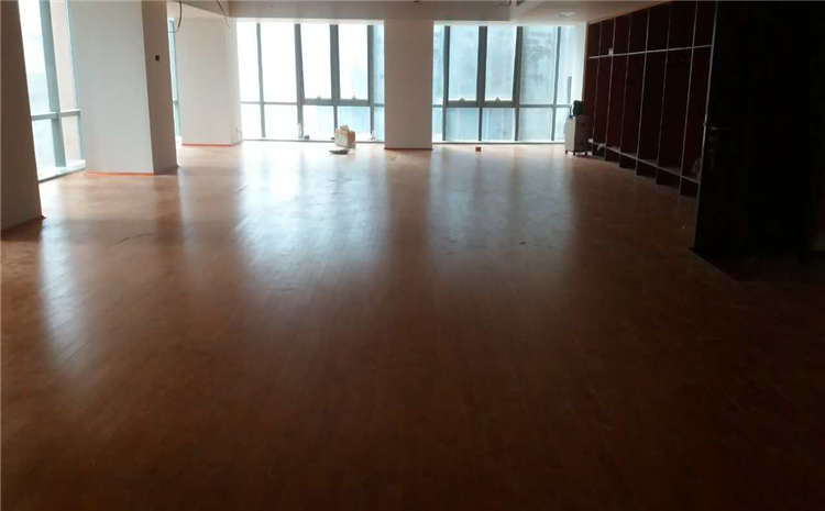 專業(yè)的體育運(yùn)動(dòng)地板一般多少錢？