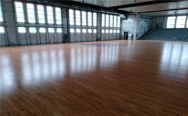 主輔龍骨結(jié)構(gòu)體育木地板廠家去哪找？