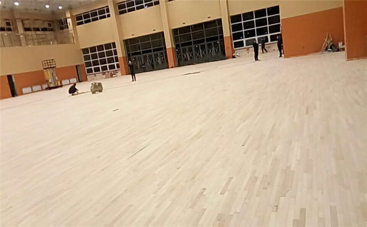 22厚體育運(yùn)動(dòng)地板造價(jià)