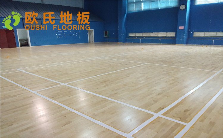 廣西省南寧市**大道111號(hào)羽毛球館木地板