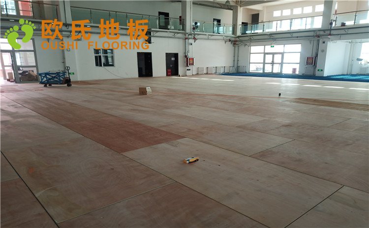 烏魯木齊市烏蘇市南區(qū)第二中學(xué)體育館木地板項(xiàng)目——?dú)W氏實(shí)木運(yùn)動地板