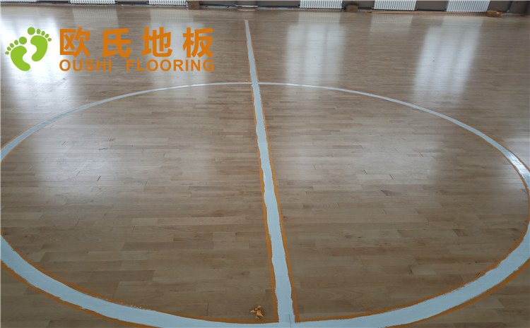 新疆克拉瑪依市獨(dú)山子虹園小區(qū)體育館木地板項(xiàng)目——?dú)W氏實(shí)木運(yùn)動地板